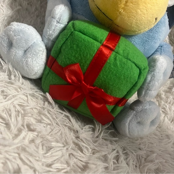 Bluey Christmas Crown and Gift Plush Toy Limited Edition NWT - Picture 4 of 11